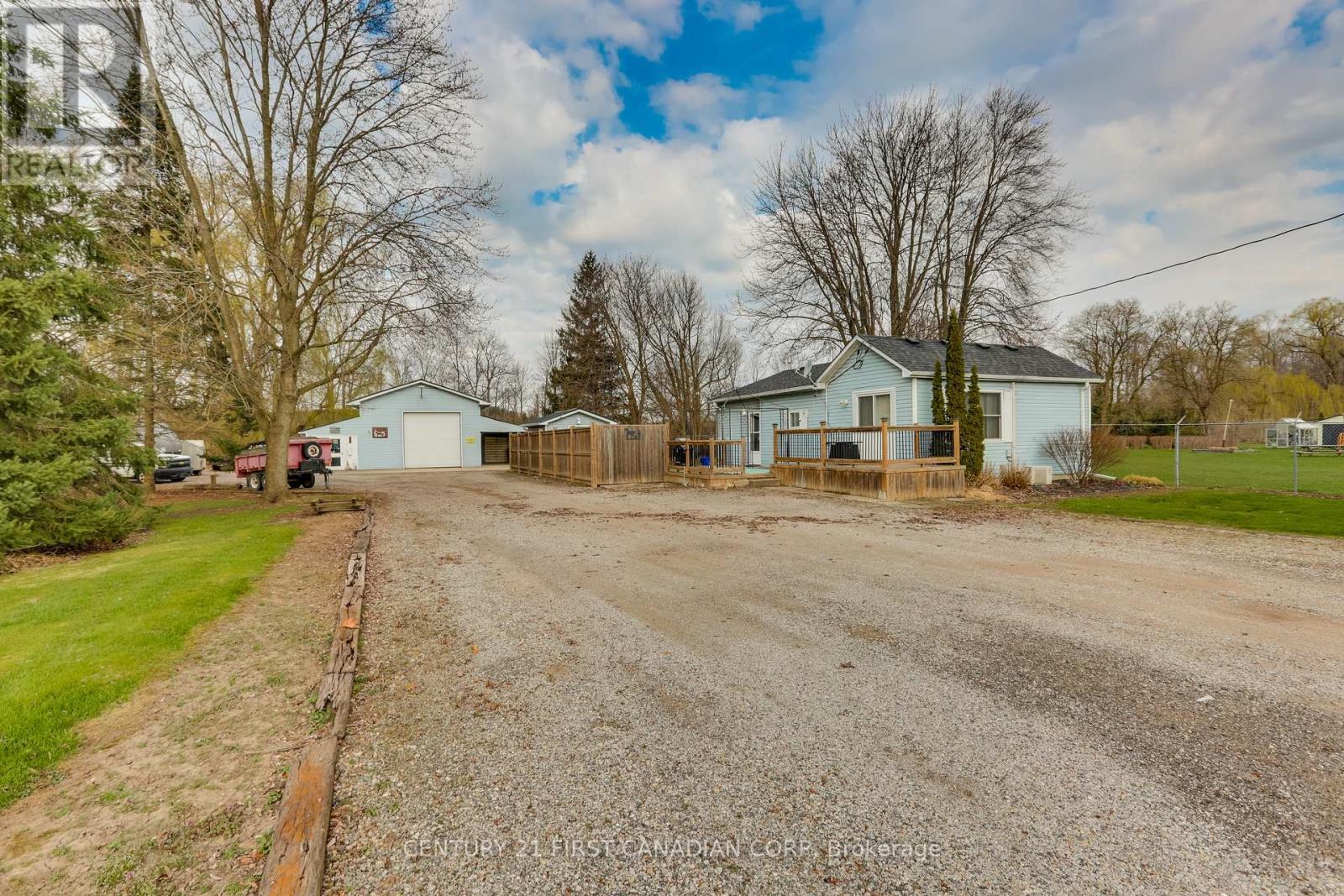 48 Travelled Road, London East, Ontario  N6M 1H2 - Photo 1 - X12103644