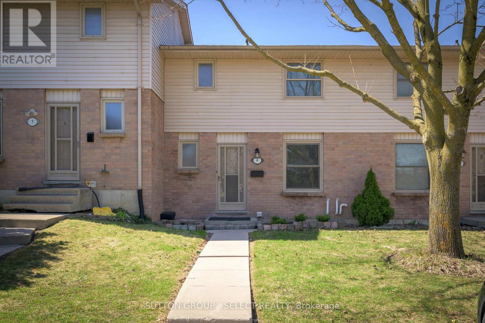 Property at 4 - 1855 ALDERSBROOK ROAD image 1