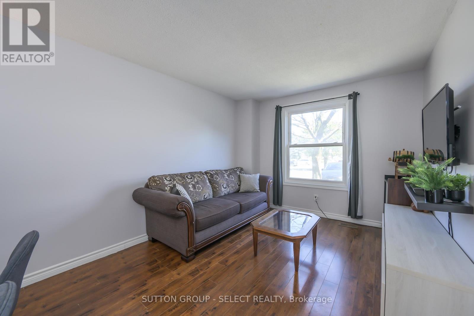 Property at 4 - 1855 ALDERSBROOK ROAD image 5