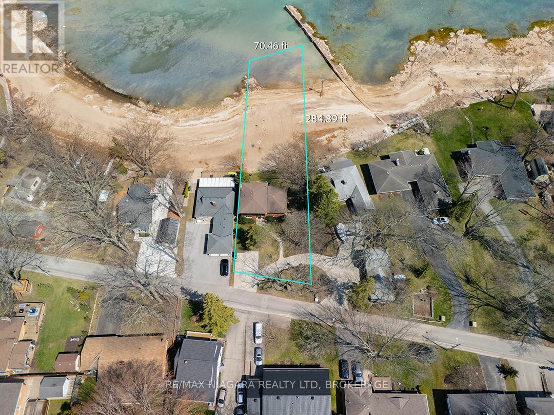 Property at 31 OAKRIDGE CRESCENT image 3