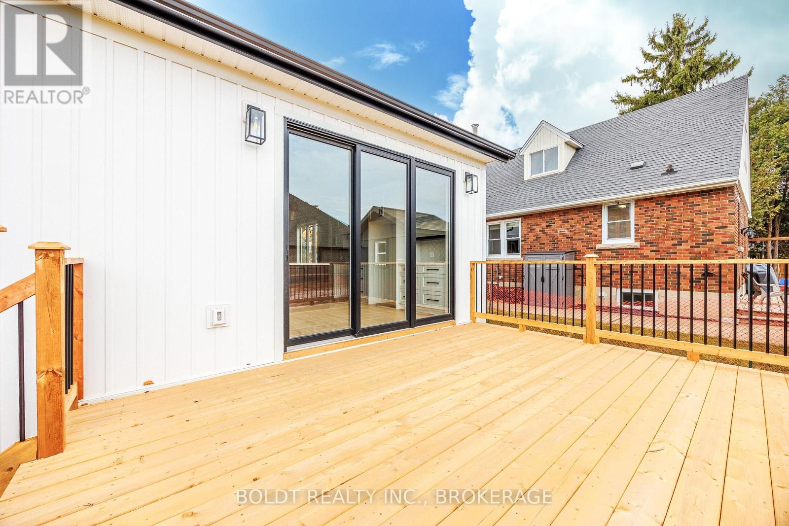 1051 Pelham Street, Pelham, Ontario  L3C 3E4 - Photo 24 - X12103742