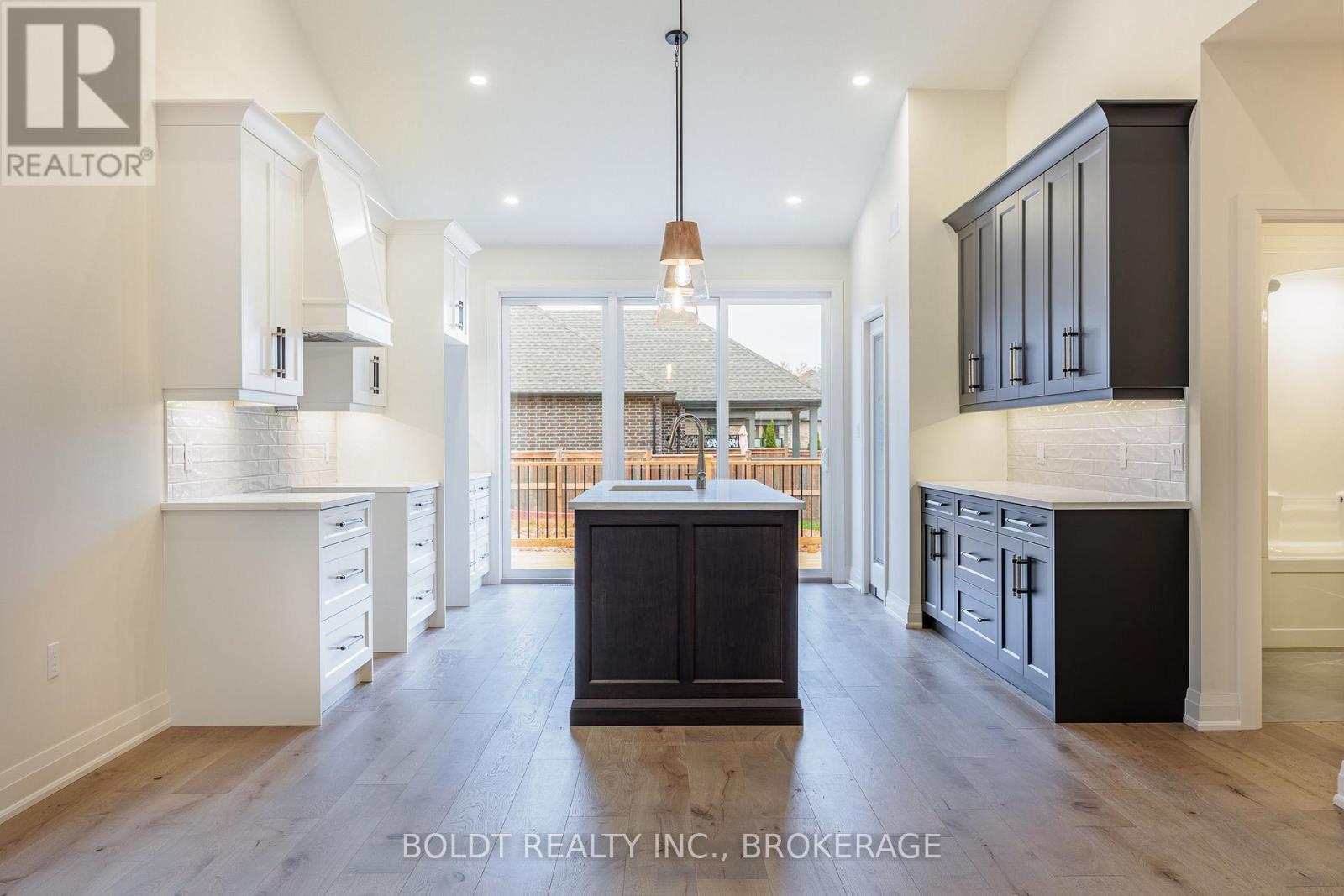 Property at 1051 PELHAM STREET image 3