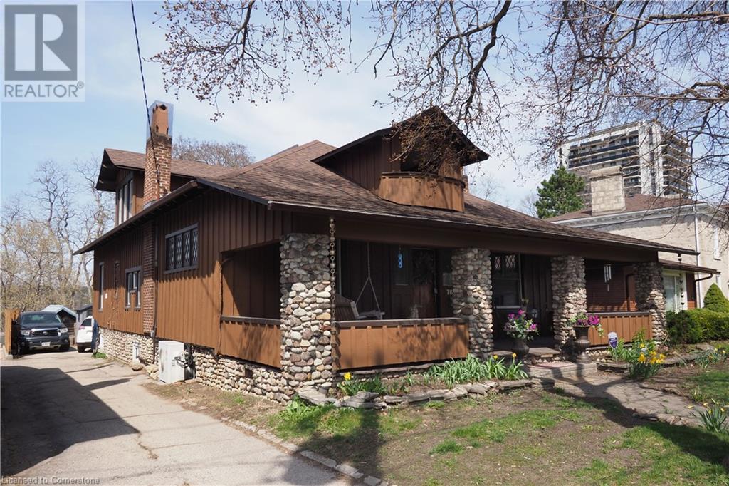 Property at 76 WELLINGTON Street image 2