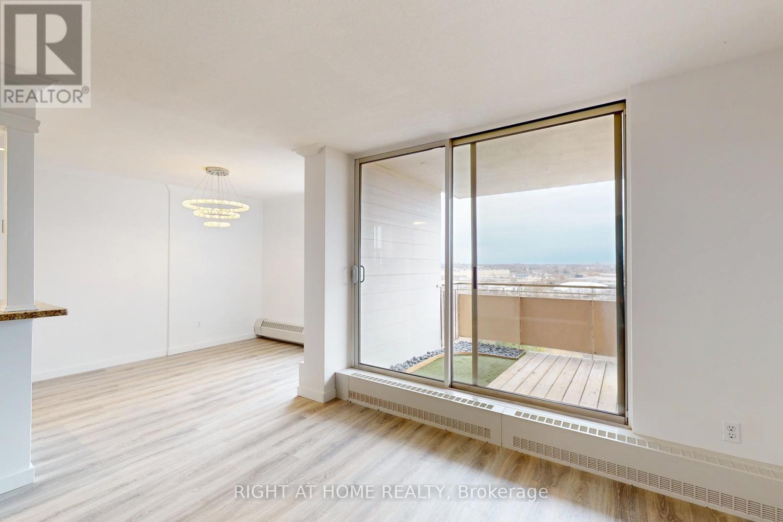 1503 - 60 Pavane Linkway, Toronto, Ontario  M3C 1A2 - Photo 10 - C12103654