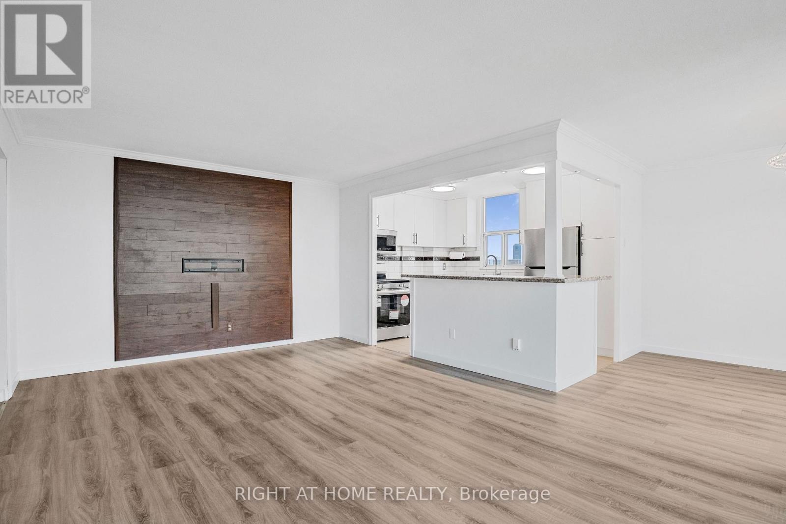 1503 - 60 Pavane Linkway, Toronto, Ontario  M3C 1A2 - Photo 7 - C12103654