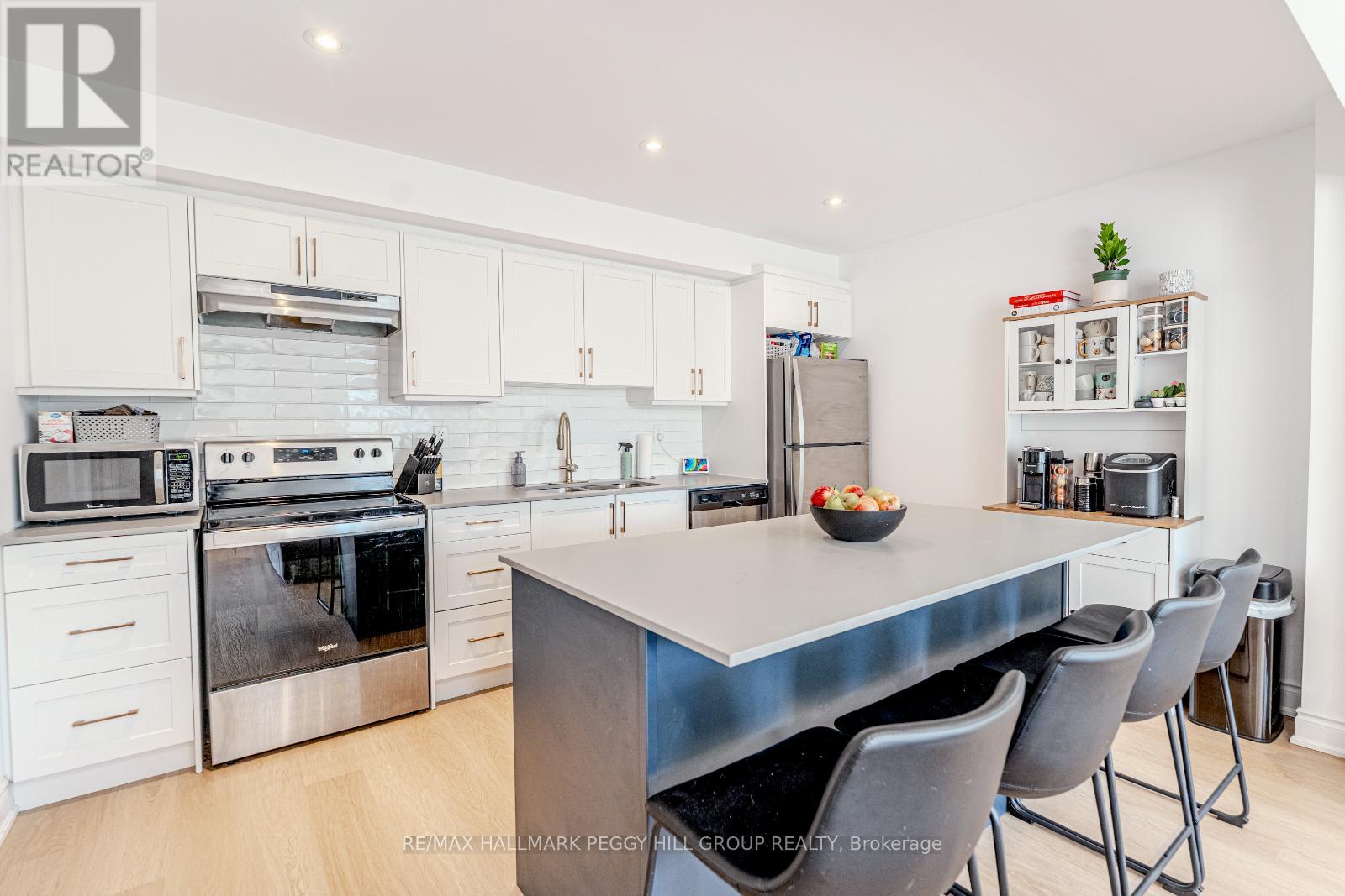 Property at 48 HAY LANE image 4