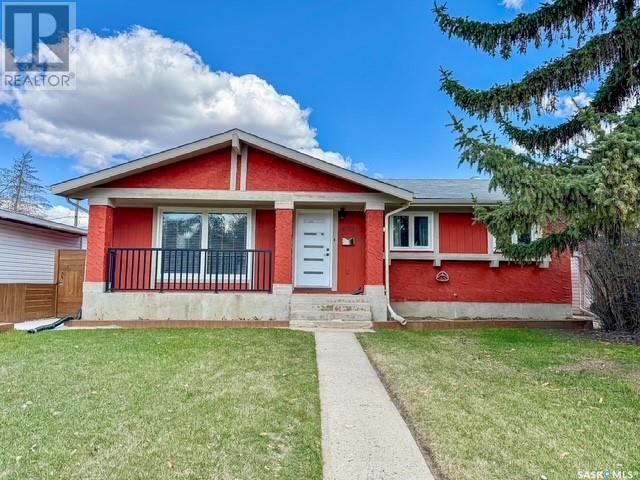 Property at 635 8th AVENUE NE image 1