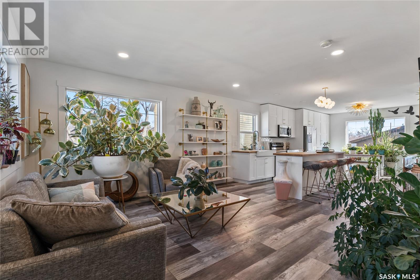 Property at 513 30th STREET W image 4