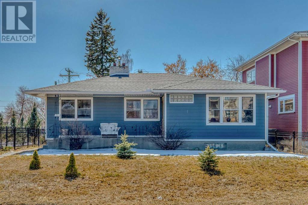 Property at 703 47 Avenue SW image 4