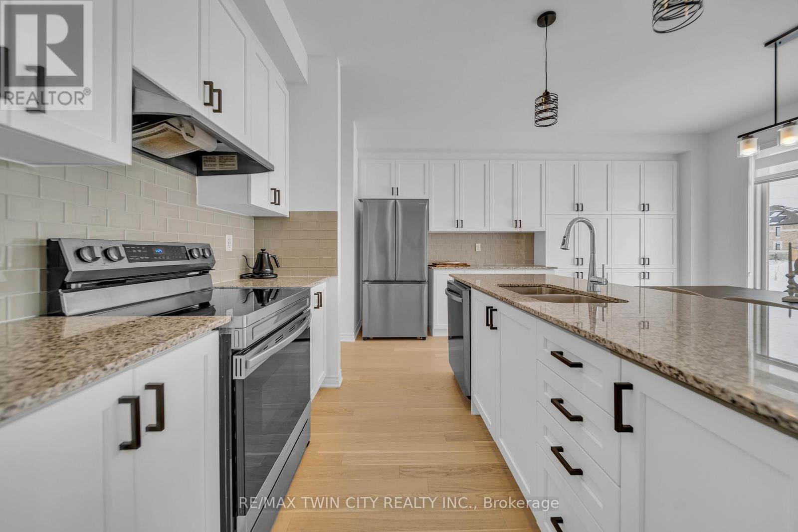 23 Sitler Street, Kitchener, Ontario  N2R 0T2 - Photo 11 - X12103665