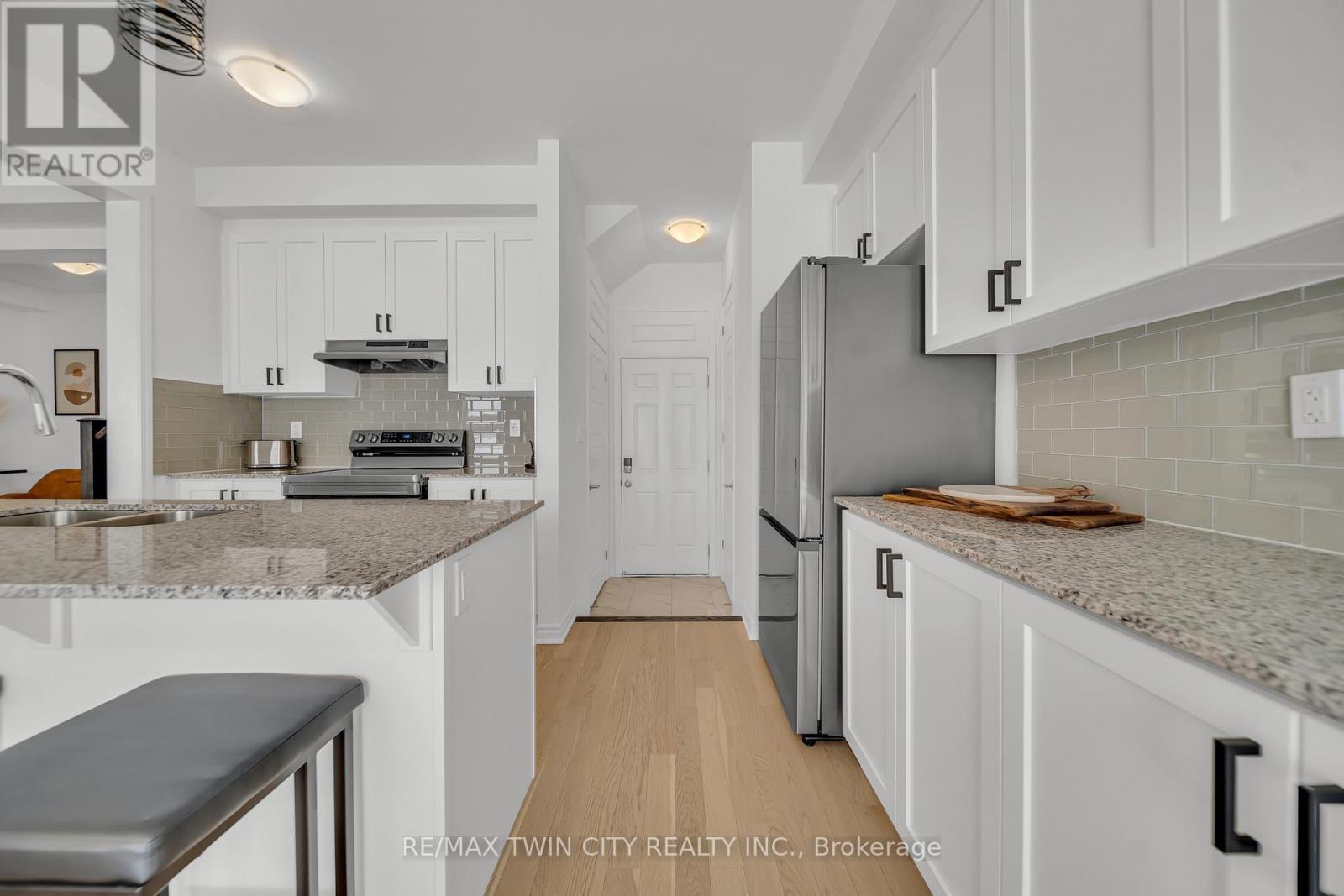 23 Sitler Street, Kitchener, Ontario  N2R 0T2 - Photo 12 - X12103665