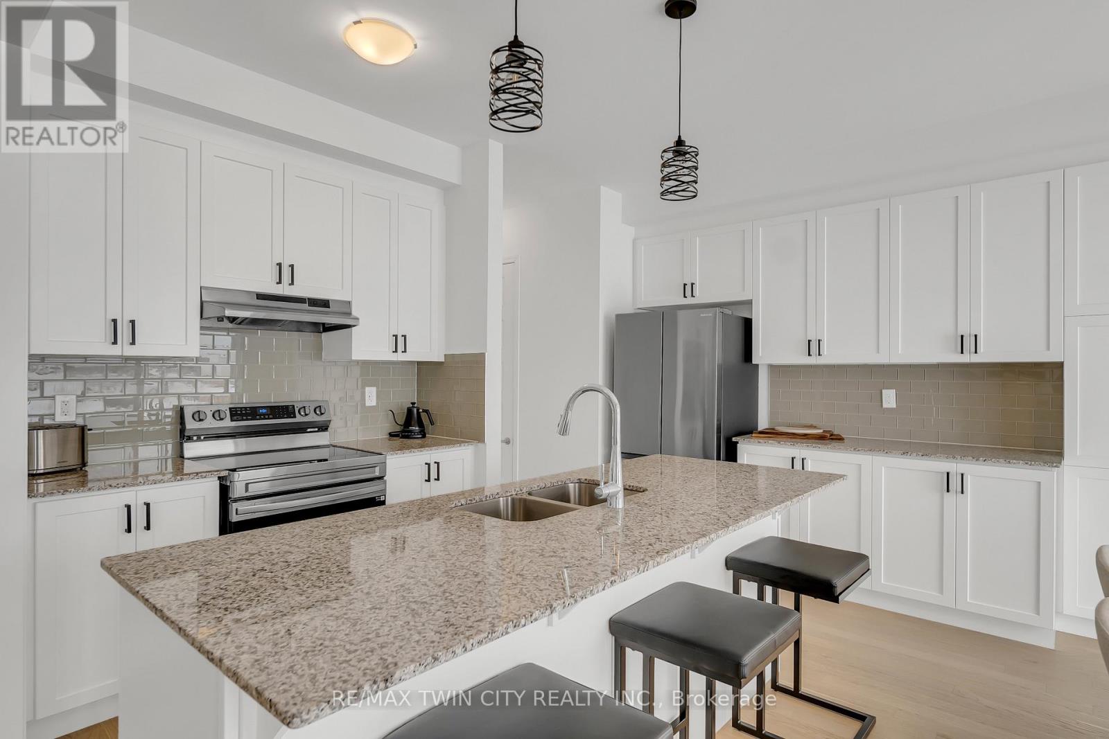 23 Sitler Street, Kitchener, Ontario  N2R 0T2 - Photo 16 - X12103665