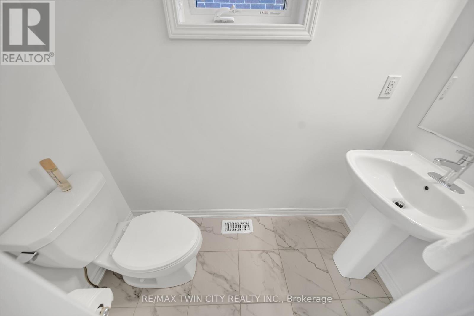 23 Sitler Street, Kitchener, Ontario  N2R 0T2 - Photo 20 - X12103665