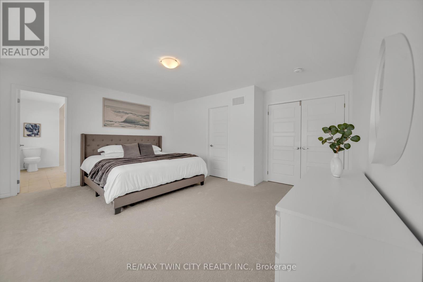 23 Sitler Street, Kitchener, Ontario  N2R 0T2 - Photo 24 - X12103665