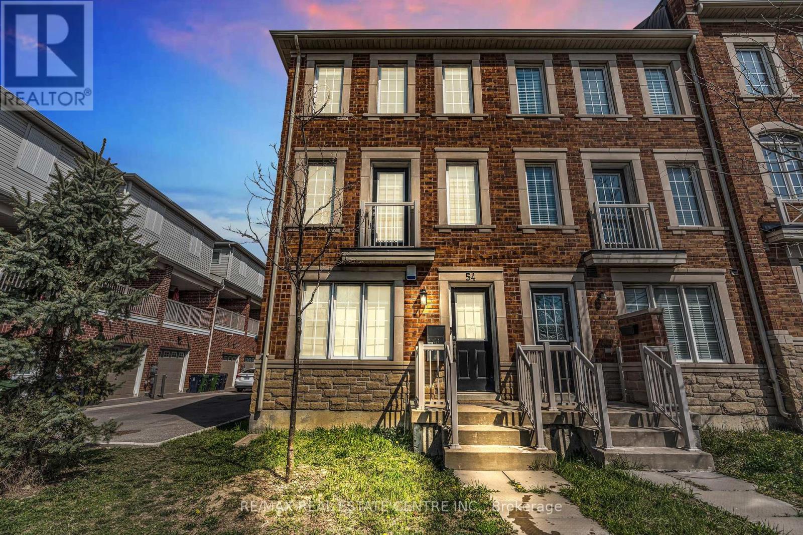 Property at 54 JUDY SGRO AVENUE image 1