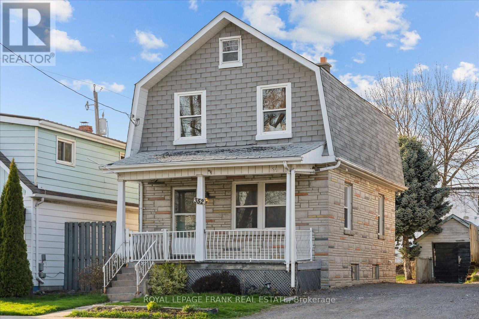 Property at 352 PINE AVENUE image 3