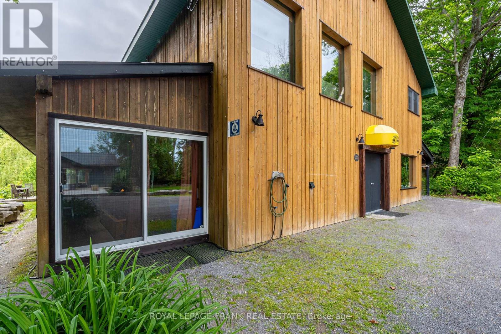 1329 Trappers Lane, Douro-Dummer, Ontario  K0L 2H0 - Photo 13 - X12103784