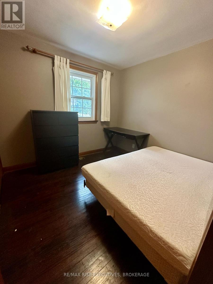 54 Silver Street, Kingston (Central City West), Ontario  K7M 2P5 - Photo 12 - X12103842
