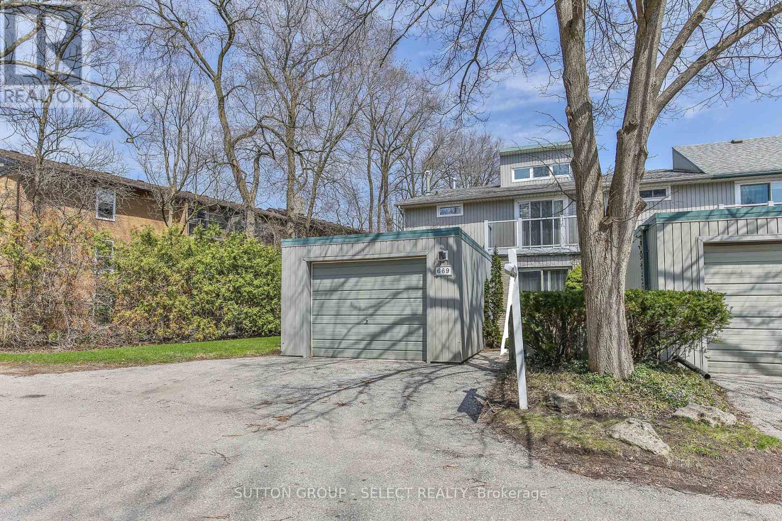 Property at 669 WOODCREST BOULEVARD image 2