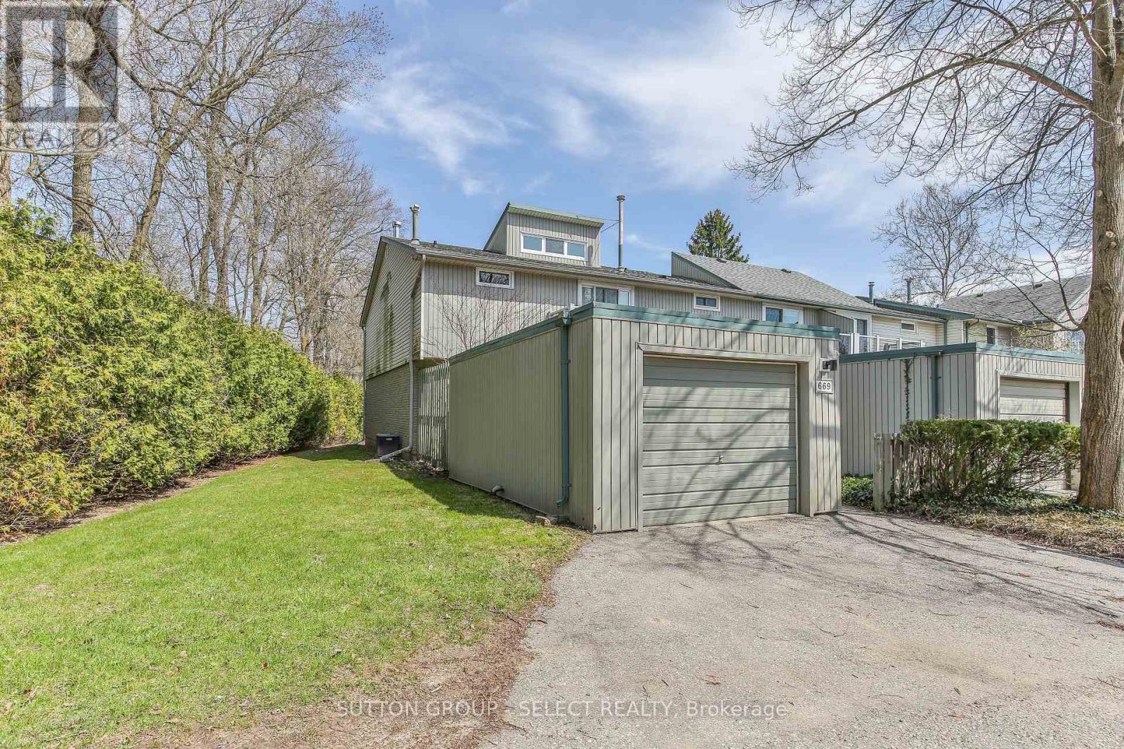 Property at 669 WOODCREST BOULEVARD image 3