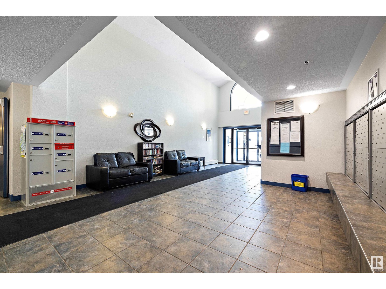Property at #332 2305 35A AV NW image 3