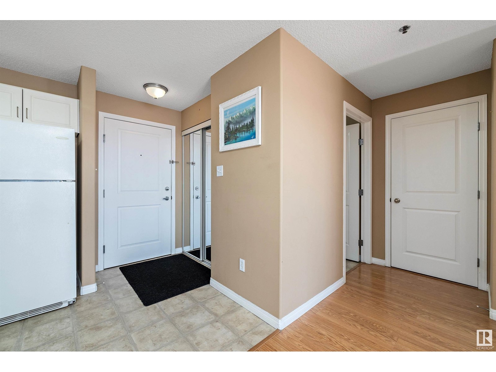 Property at #332 2305 35A AV NW image 5