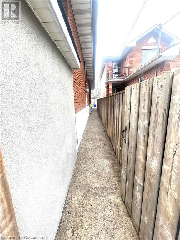 208 Picton Street E, Hamilton, Ontario  L8L 3W9 - Photo 17 - 40721479