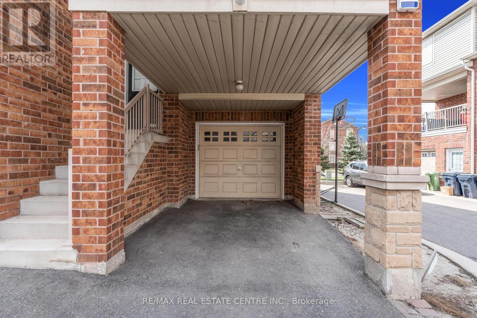Property at 54 JUDY SGRO AVENUE image 4