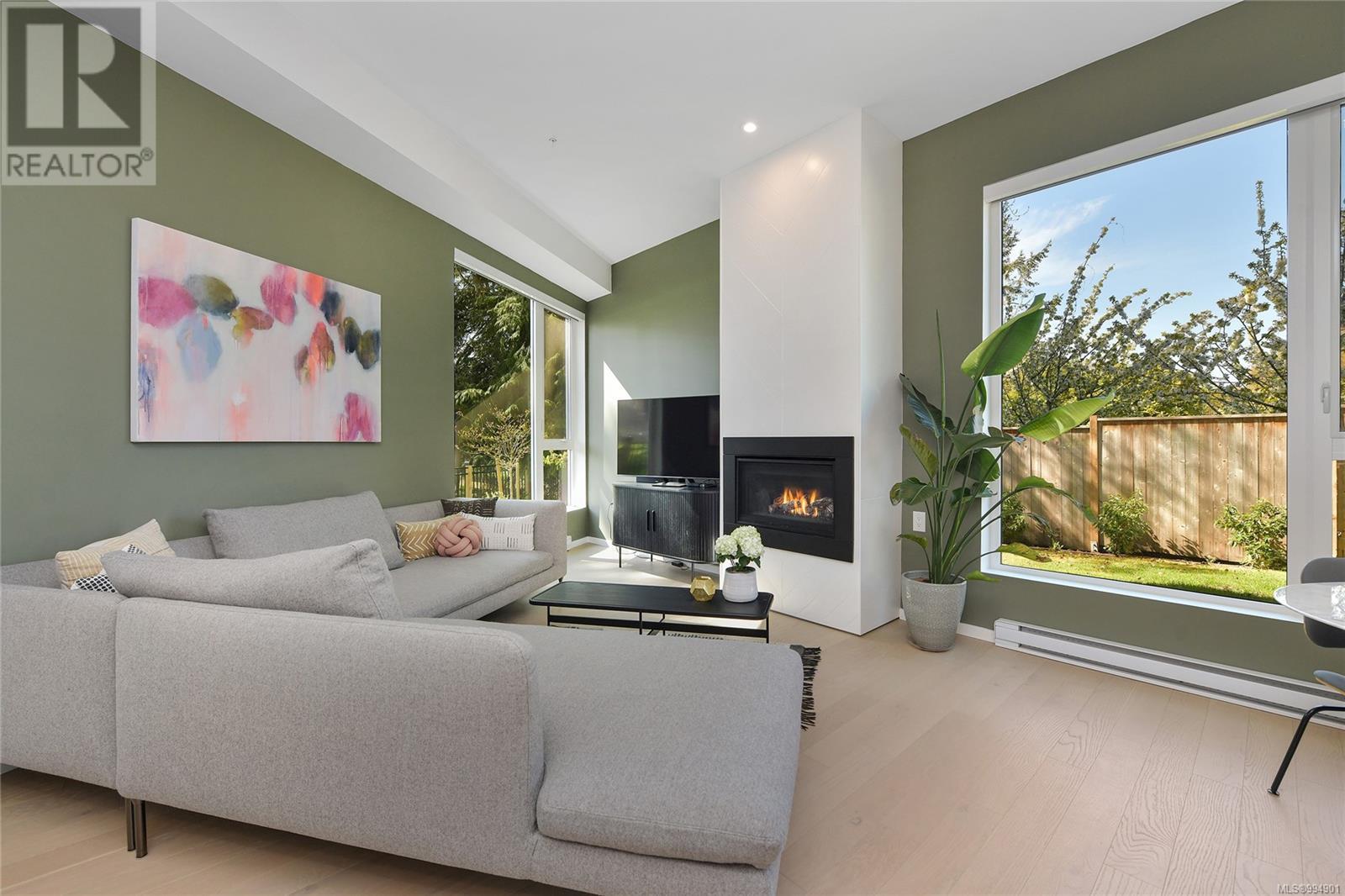 Property at 116 1720 Fairfield Rd image 3