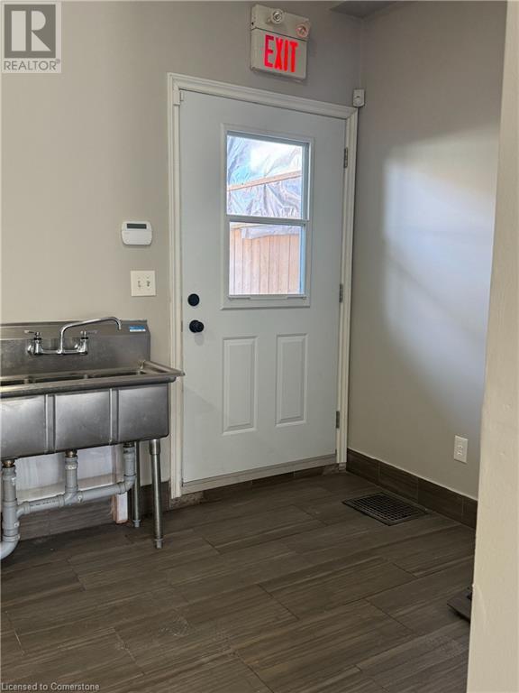 1439 Main Street E, Hamilton, Ontario  L8K 1C4 - Photo 14 - 40704221