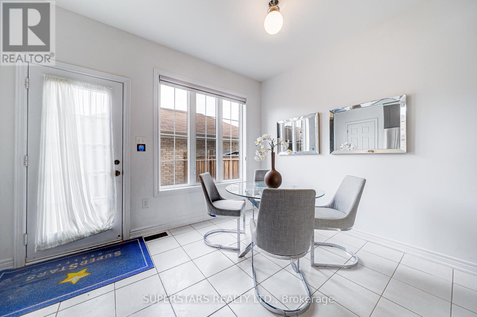 1916 Donald Cousens Parkway, Markham, Ontario  L6B 1M4 - Photo 10 - N12103800