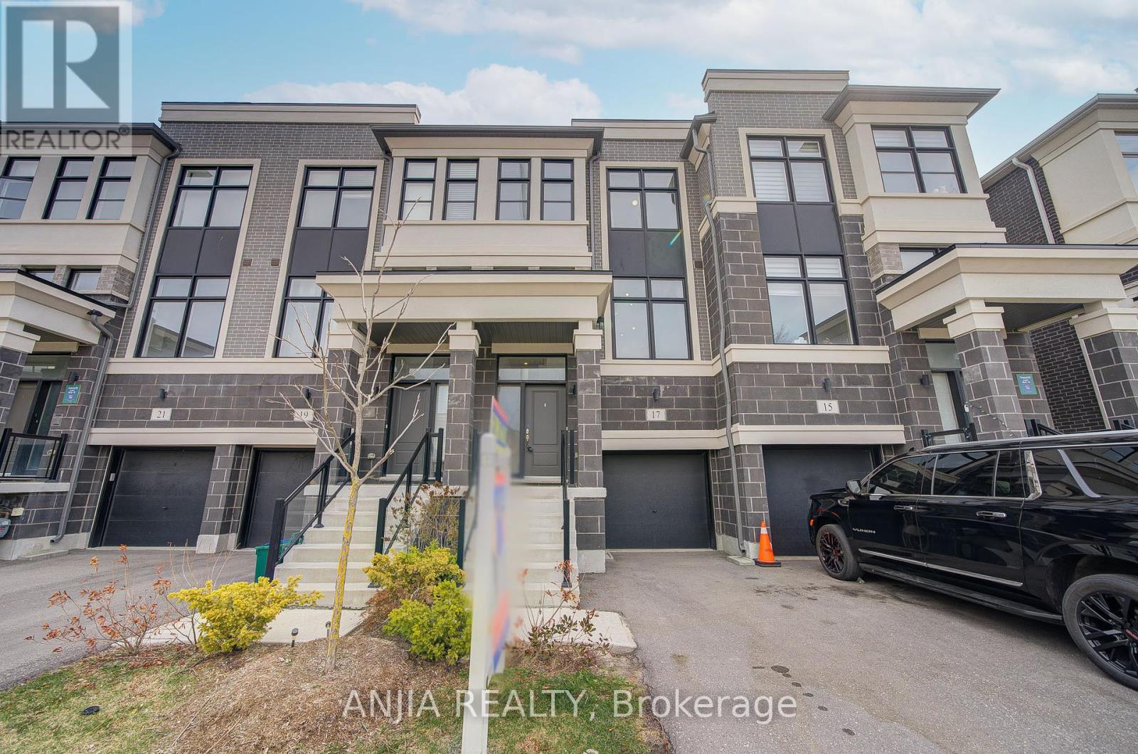 Property at 17 ARMILLO PLACE image 1