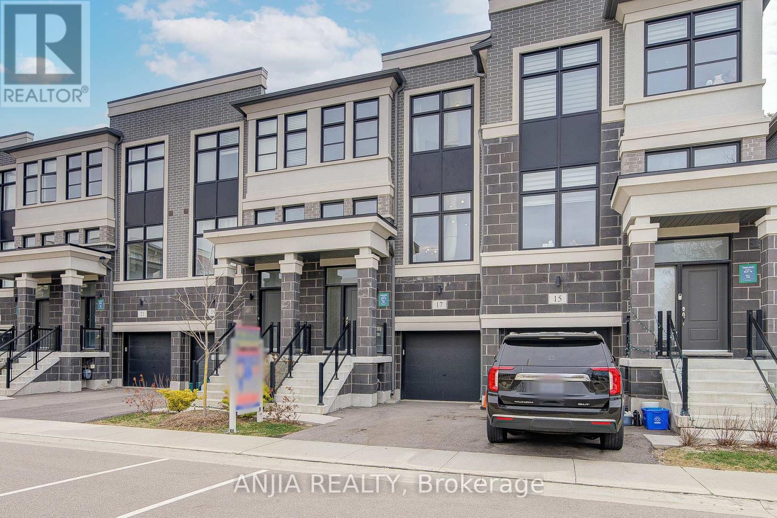 Property at 17 ARMILLO PLACE image 4