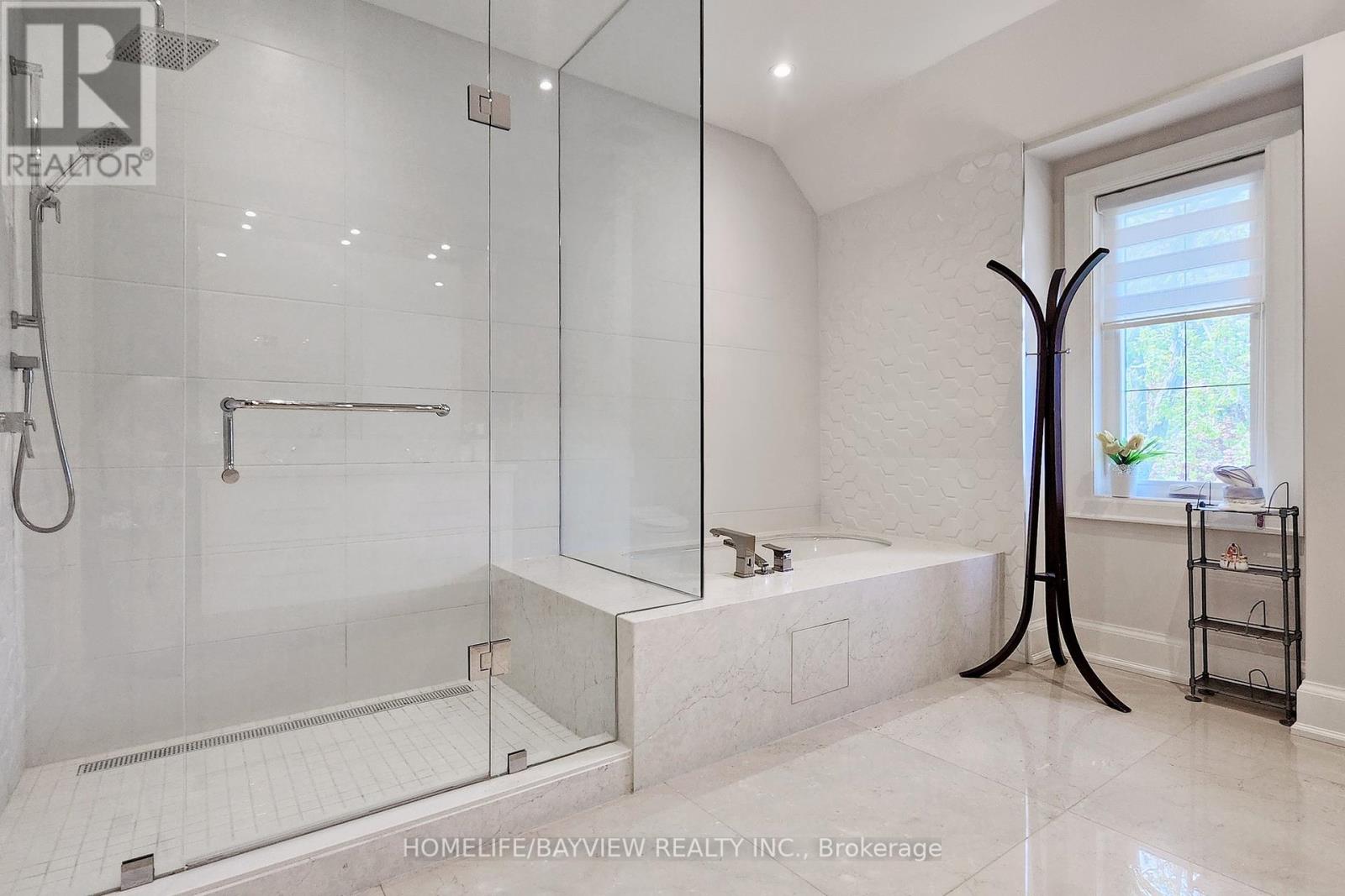 133 Bay Thorn Drive, Markham, Ontario  L3T 3V1 - Photo 29 - N12103838