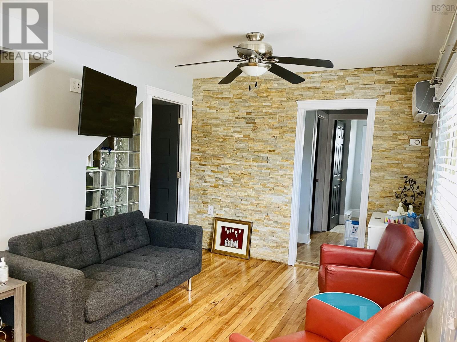 170 Ochterloney Street, Dartmouth, Nova Scotia  B2Y 1E1 - Photo 3 - 202323320