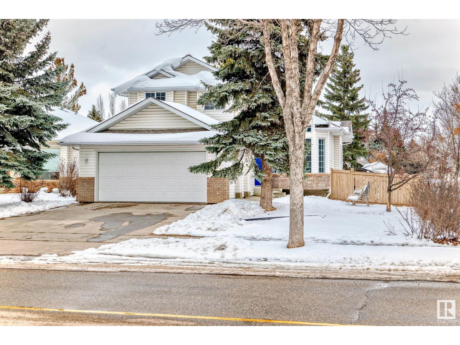 Property at 2 EBONY WY image 2