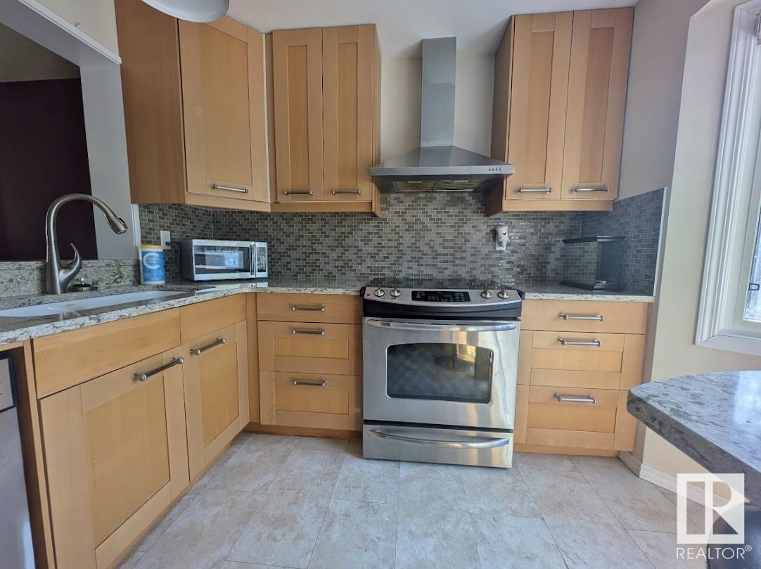 Property at 2117 141 AV NW image 2