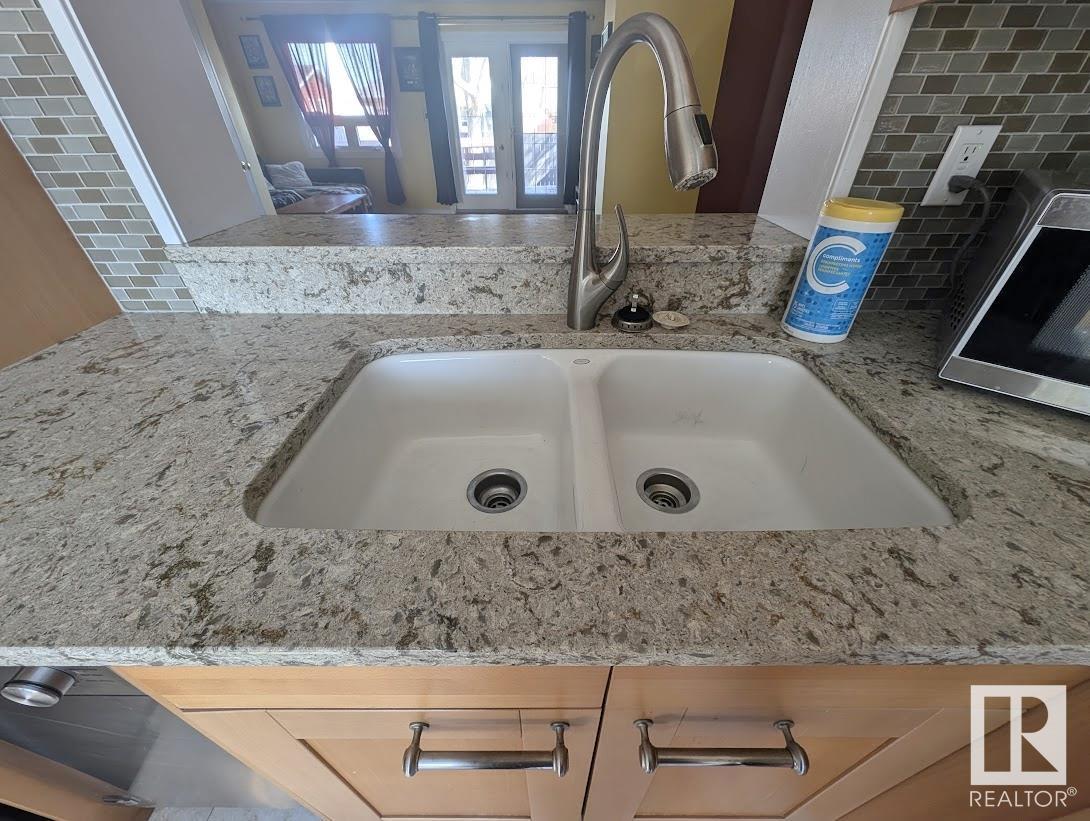 Property at 2117 141 AV NW image 4