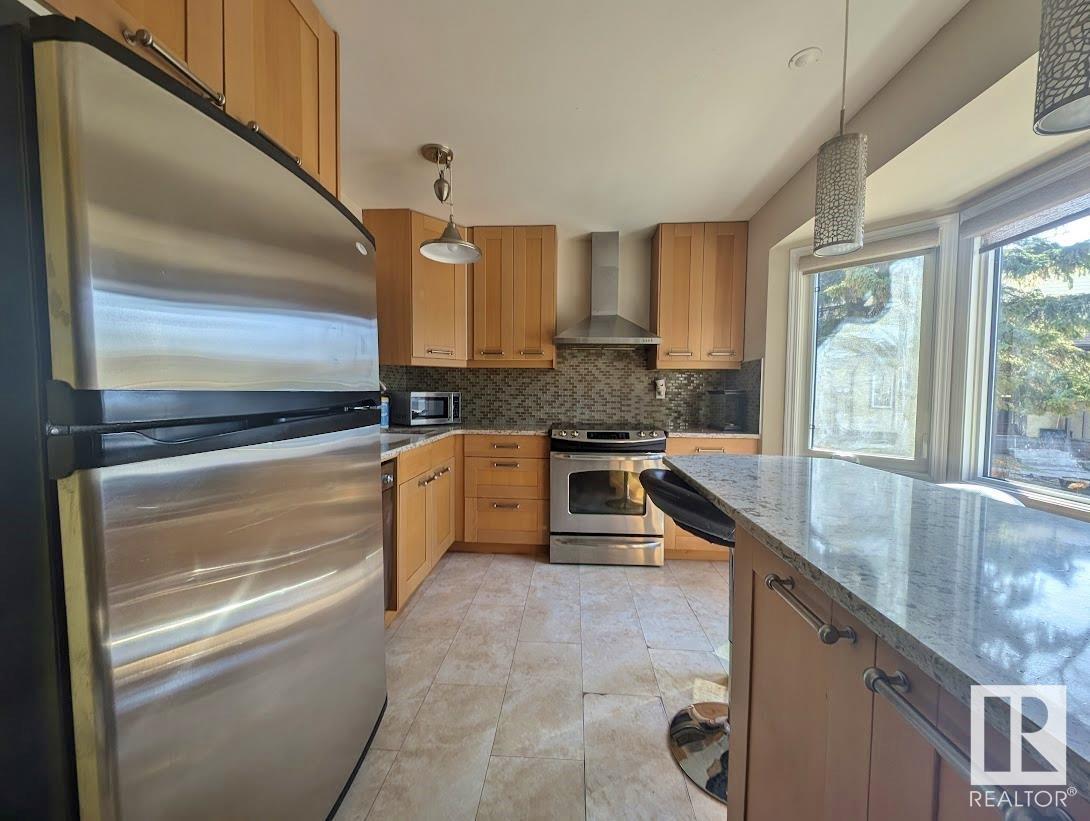 Property at 2117 141 AV NW image 3