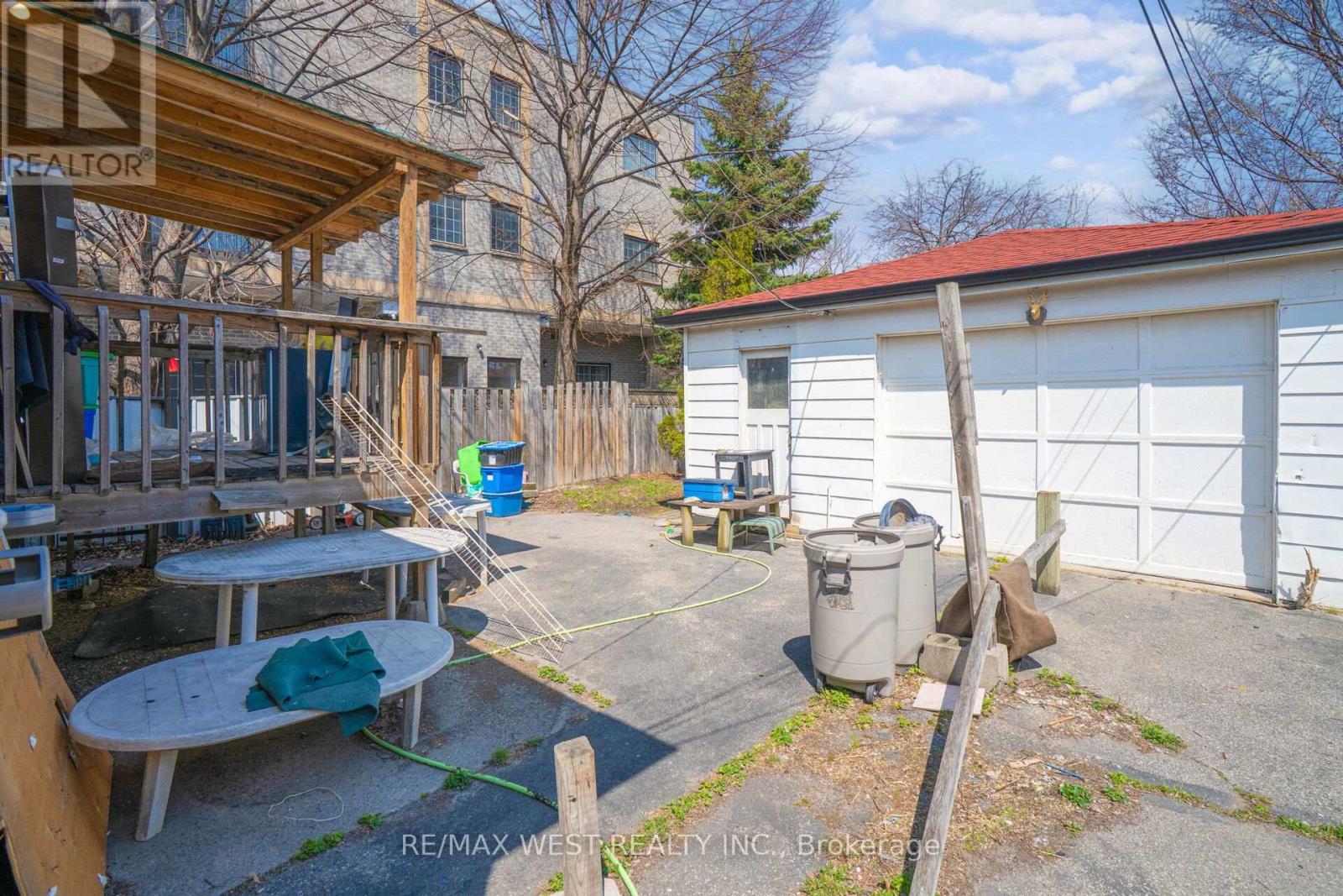 371 Royal York Road, Toronto, Ontario  M8Y 2R1 - Photo 15 - W12103793