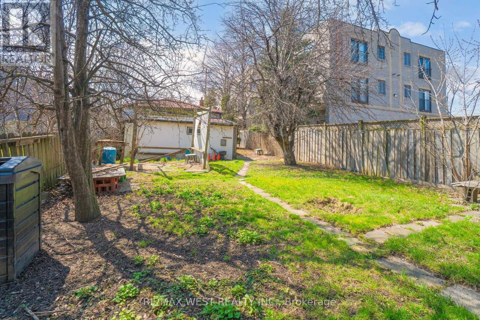 371 Royal York Road, Toronto, Ontario  M8Y 2R1 - Photo 20 - W12103793