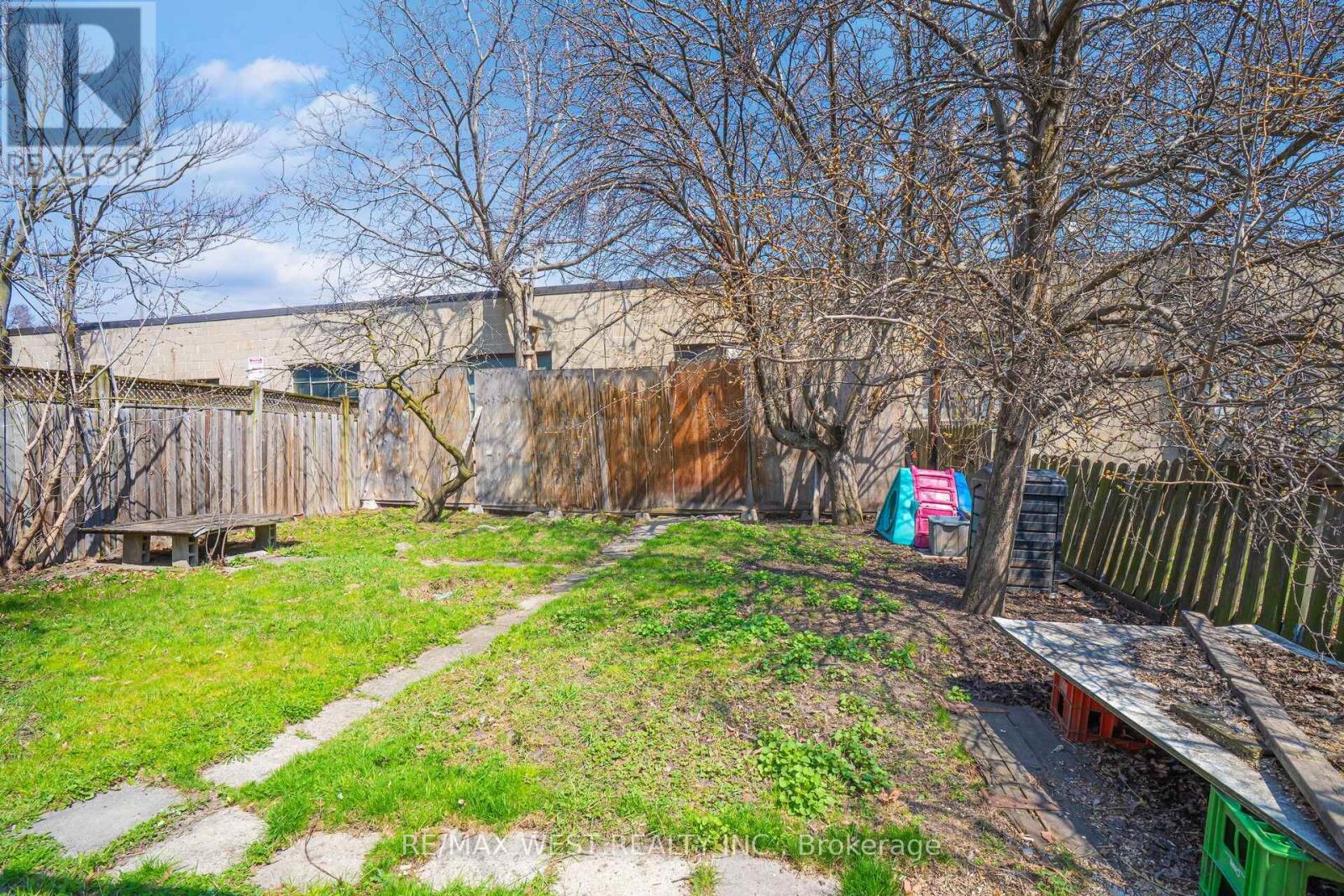 371 Royal York Road, Toronto, Ontario  M8Y 2R1 - Photo 21 - W12103793