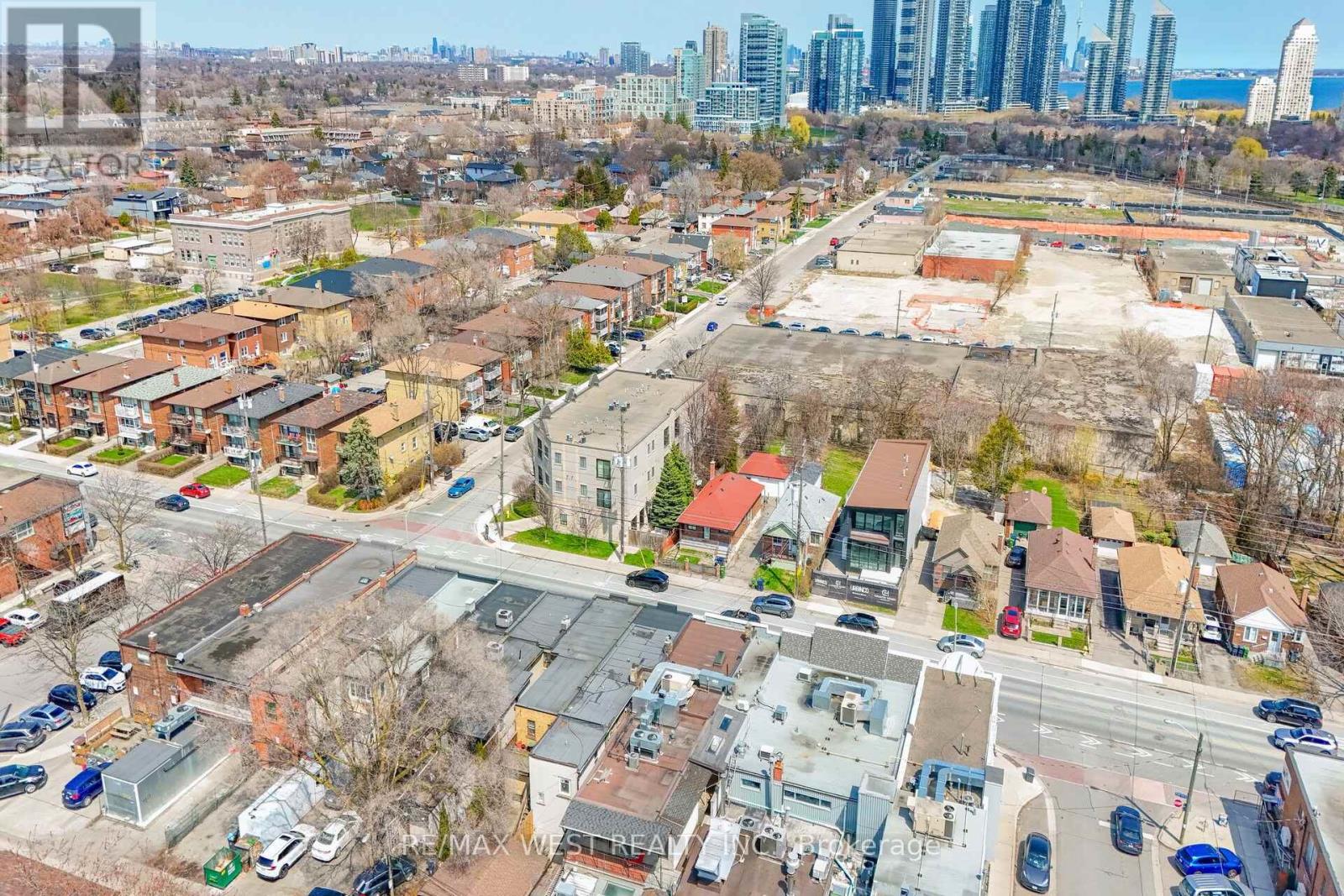 371 Royal York Road, Toronto, Ontario  M8Y 2R1 - Photo 6 - W12103793