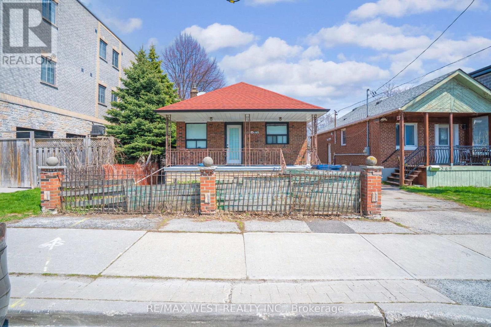 371 Royal York Road, Toronto, Ontario  M8Y 2R1 - Photo 8 - W12103793