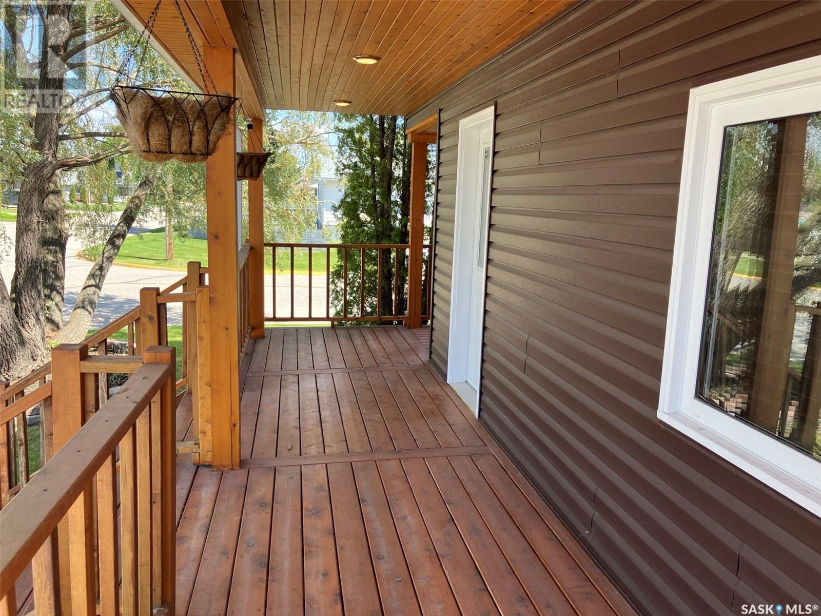 Property at 600 8th AVENUE W image 5