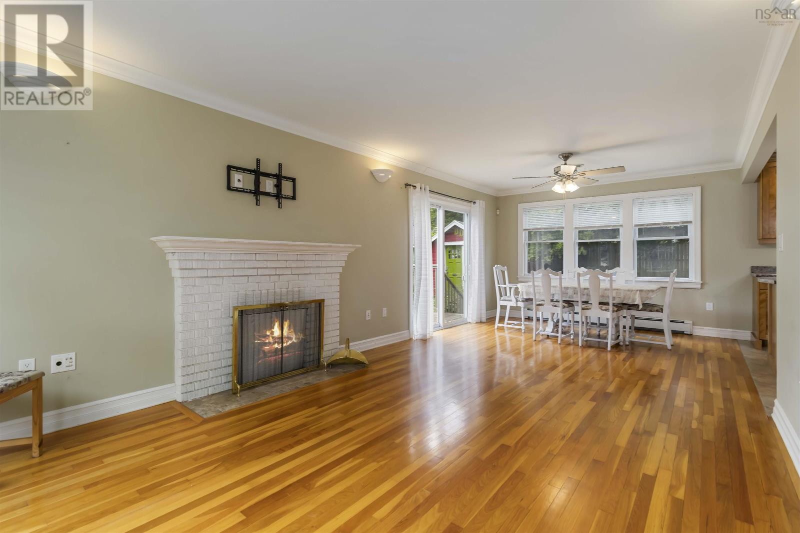 Property at 3500 Rowe Avenue image 5
