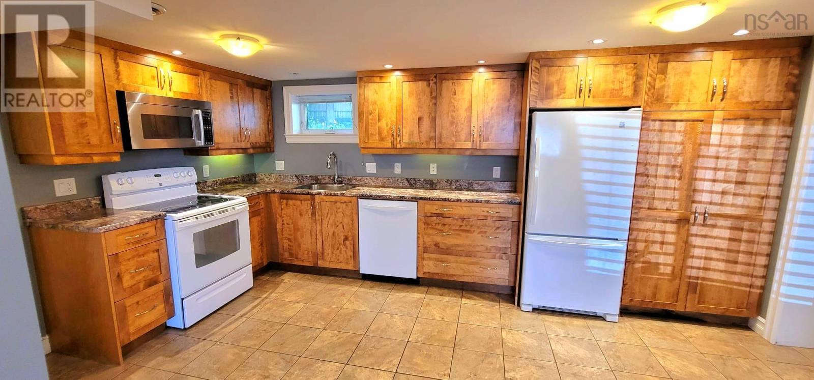 3500 Rowe Avenue, Halifax, Nova Scotia  B3L 4C7 - Photo 28 - 202428484