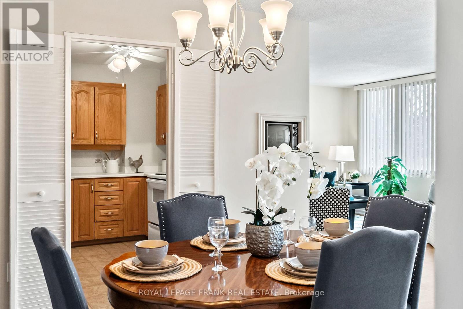 Property at 405 - 363 SIMCOE STREET N image 3