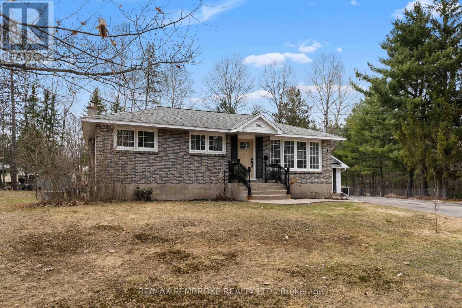 Property at 4 LABINE CRESCENT image 2