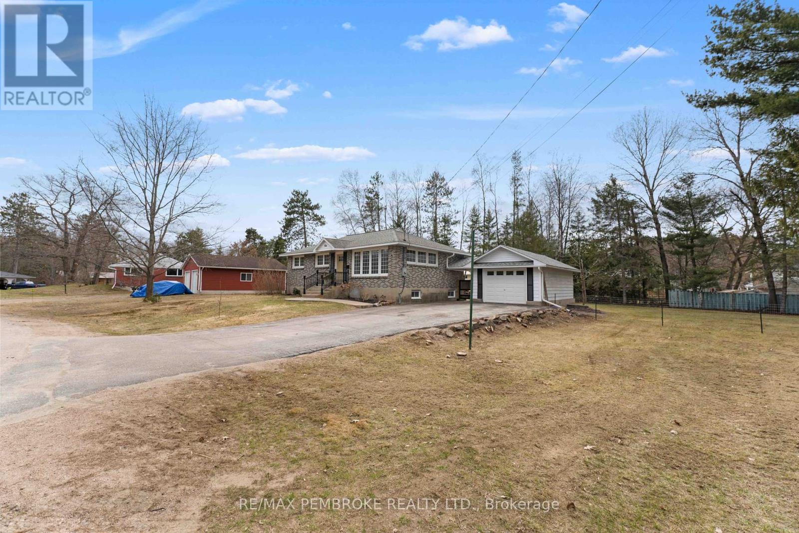 Property at 4 LABINE CRESCENT image 3